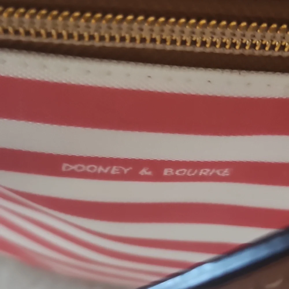 ☆SALE ☆ Dooney & Bourke Sullivan Crossbody Pouchette Adj Crossbody Bag - Picture 6 of 16